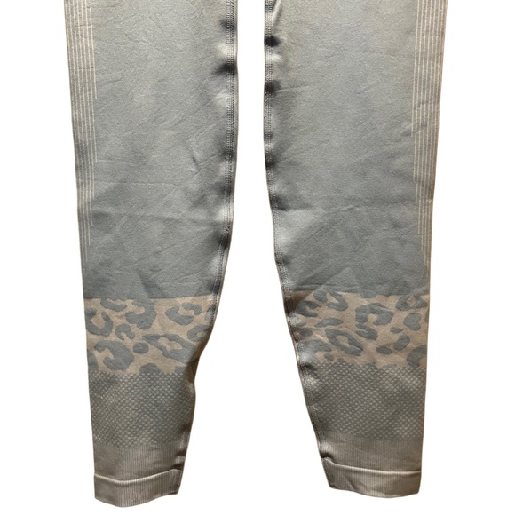 Sweaty Betty Light Blue Leggings - Picture 11 of 14